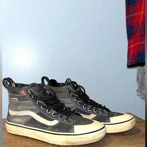 Vans MTE size 10 grey